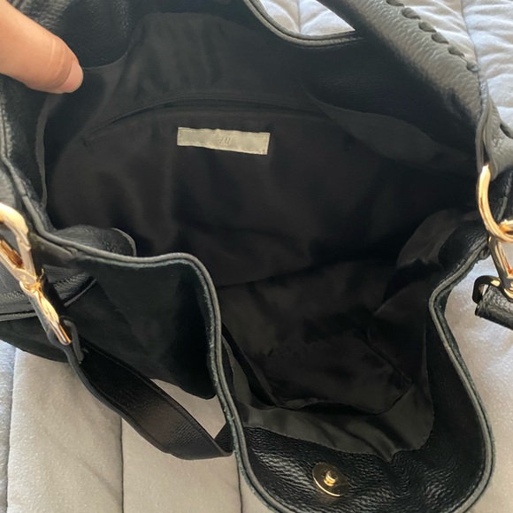 Slouchy suede hobo bag with strap from H&M - Picture 6 of 8